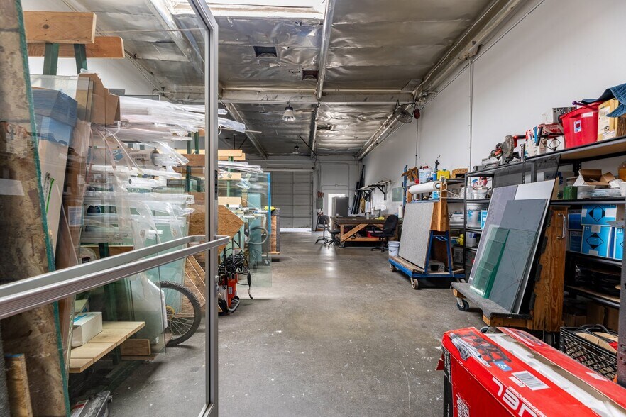 More Photos Of 12970 Branford St, Pacoima Warehouse For Lease