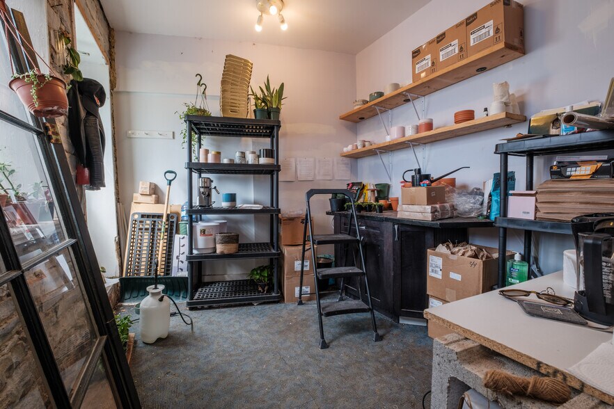 More Photos Of 155-159 Wellington St, Kingston Storefront Retail Residential For Lease