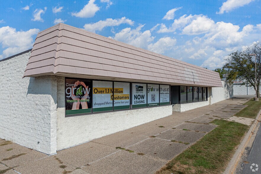 Primary Photo Of 4700 N University St, Peoria Freestanding For Sale