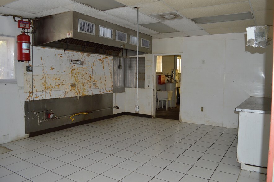 More Photos Of 302 Broadway Blvd SE, Polk City Restaurant For Sale