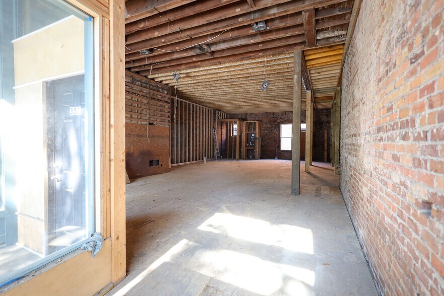 More Photos Of 351-355 Martin Luther King Jr Blvd, Savannah Storefront Retail Residential For Lease