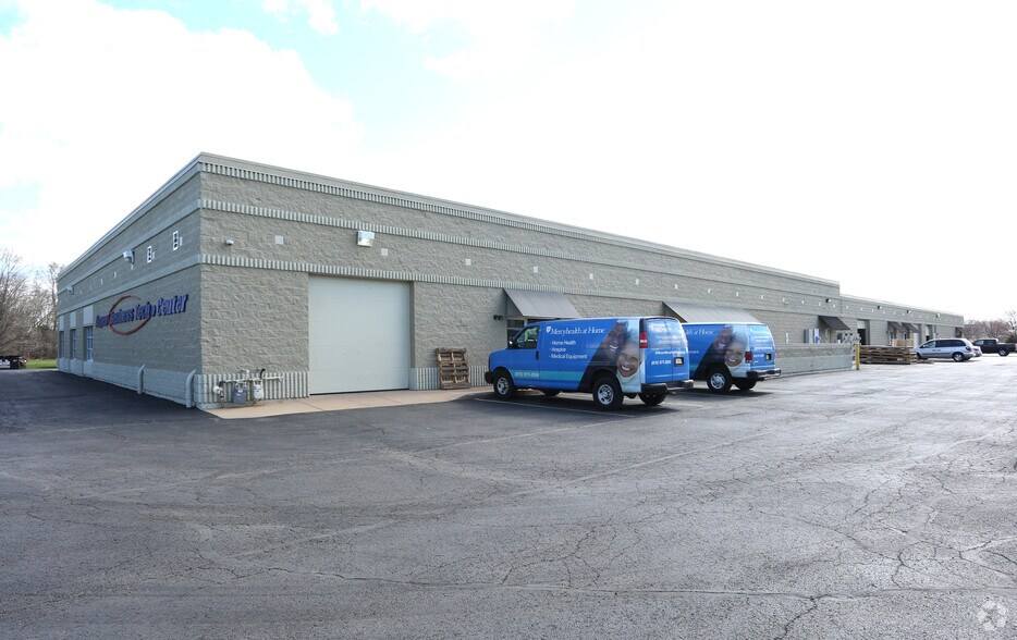 More Photos Of 9934 N Alpine Rd, Machesney Park Warehouse For Lease