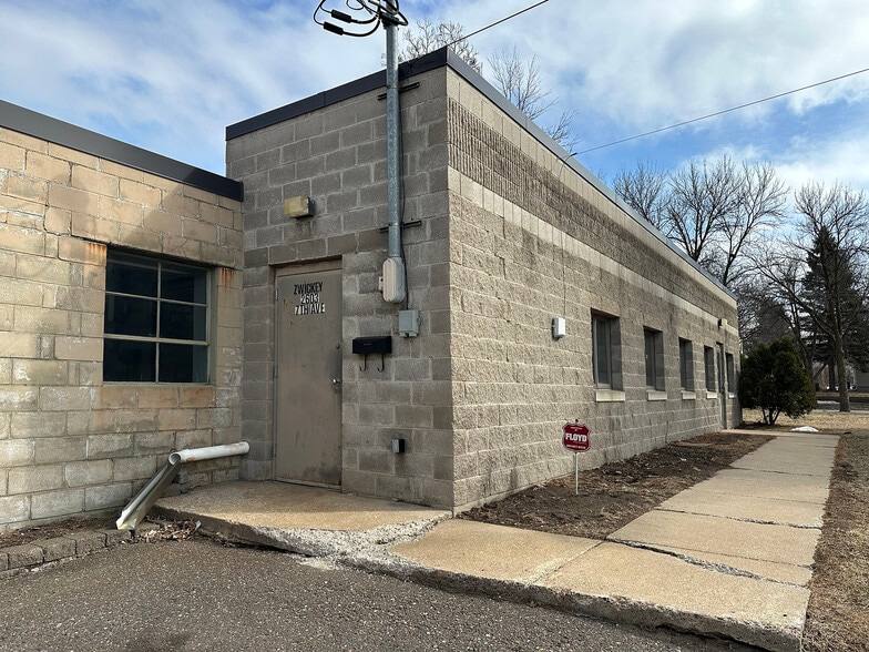 More Photos Of 2603 E 7th Ave, North Saint Paul Light Manufacturing For Sale