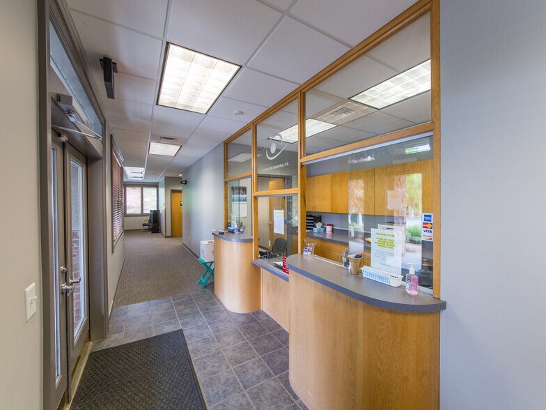 More Photos Of 900A Centrepark Dr, Asheville Medical For Sale