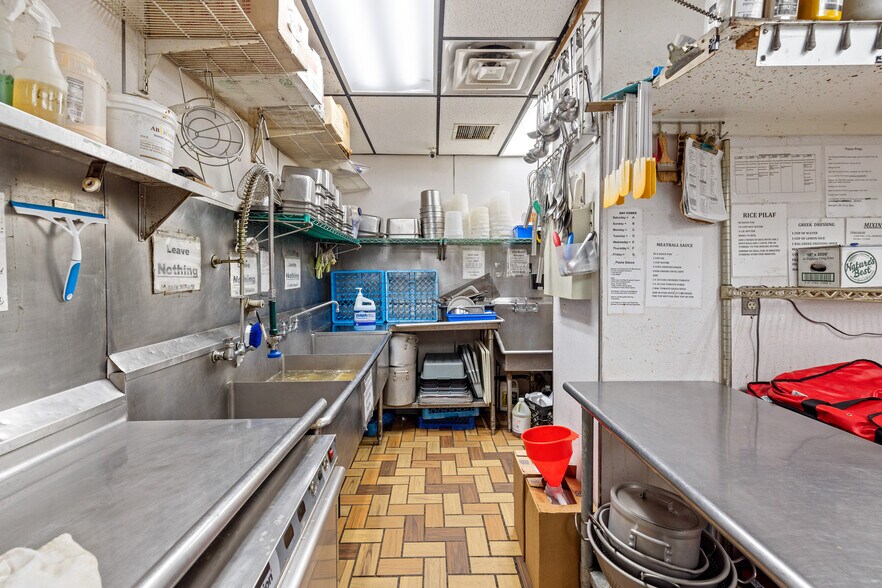 More Photos Of 733 Bedford St, Whitman Restaurant For Sale