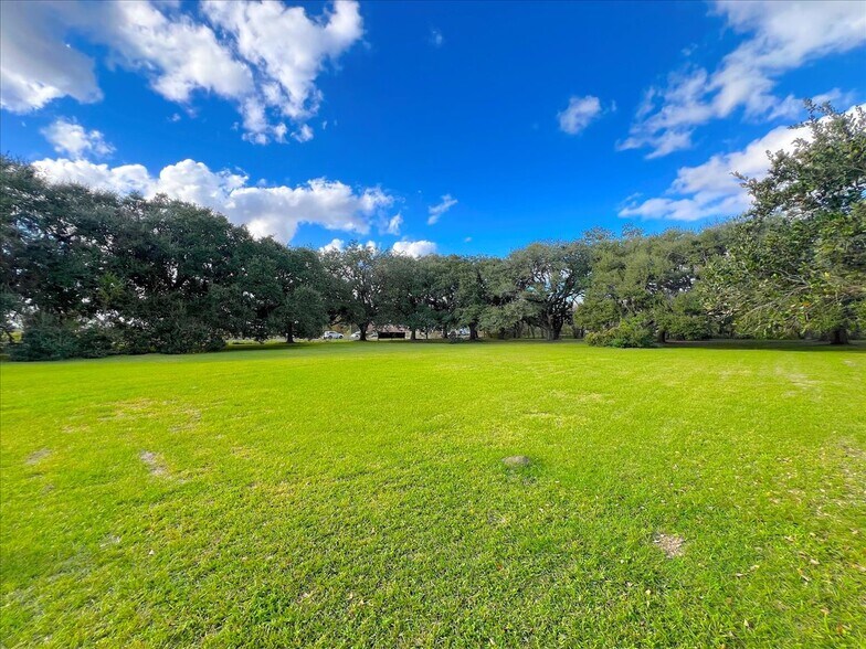 More Photos Of 14939 Cullen Blvd, Houston Land For Sale
