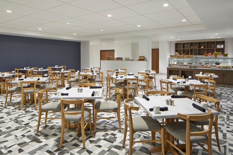 More Photos Of 4386 Chamblee Dunwoody Rd, Atlanta Hotel For Sale