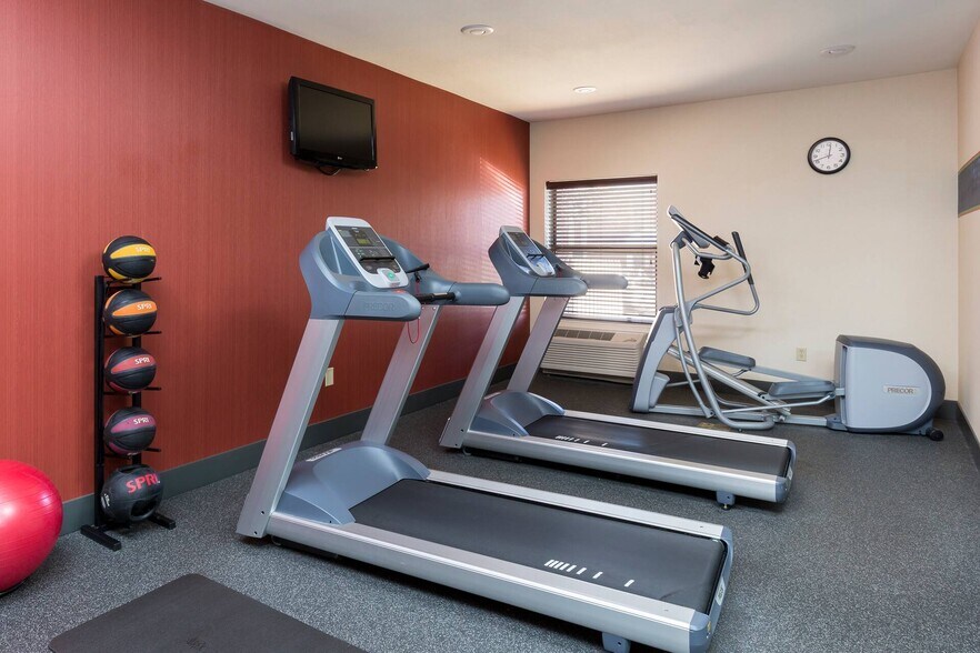 More Photos Of 4003 S Loop 289, Lubbock Hotel For Sale