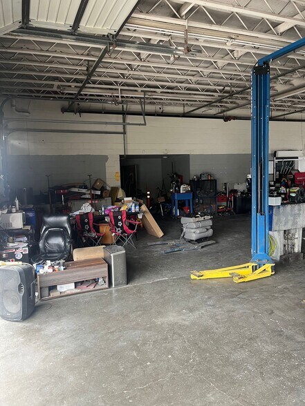 More Photos Of 6821 Foothill Blvd, Oakland Auto Repair For Sale