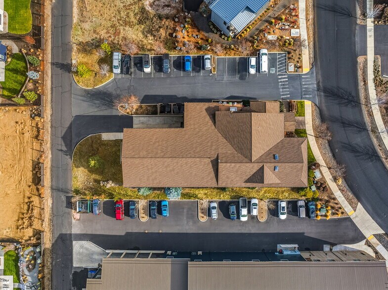 More Photos Of 270 E Sun Ranch Dr, Sisters Industrial For Sale