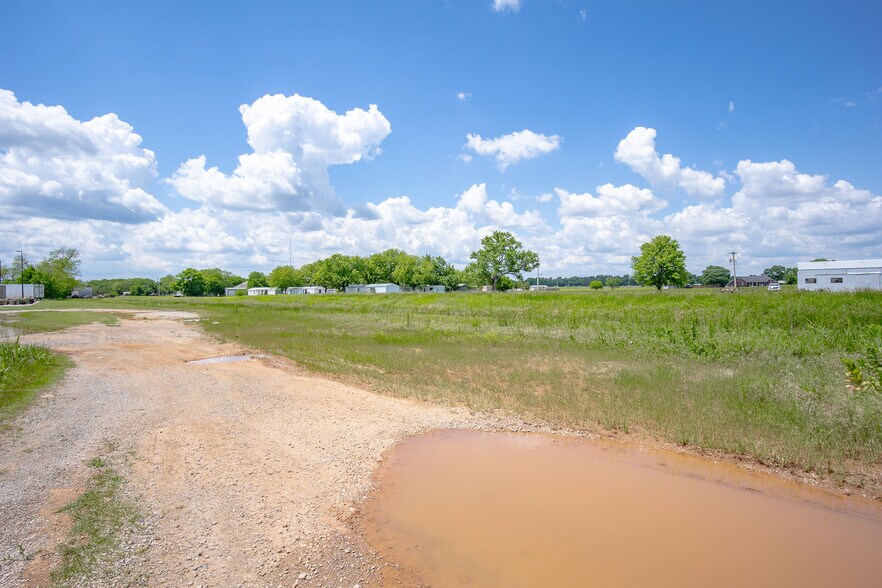 More Photos Of 107.5 4th, Lindsay Land For Sale