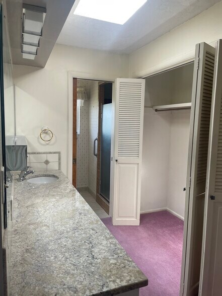 More Photos Of 370 N State St, Shelley Storefront Retail Residential For Lease