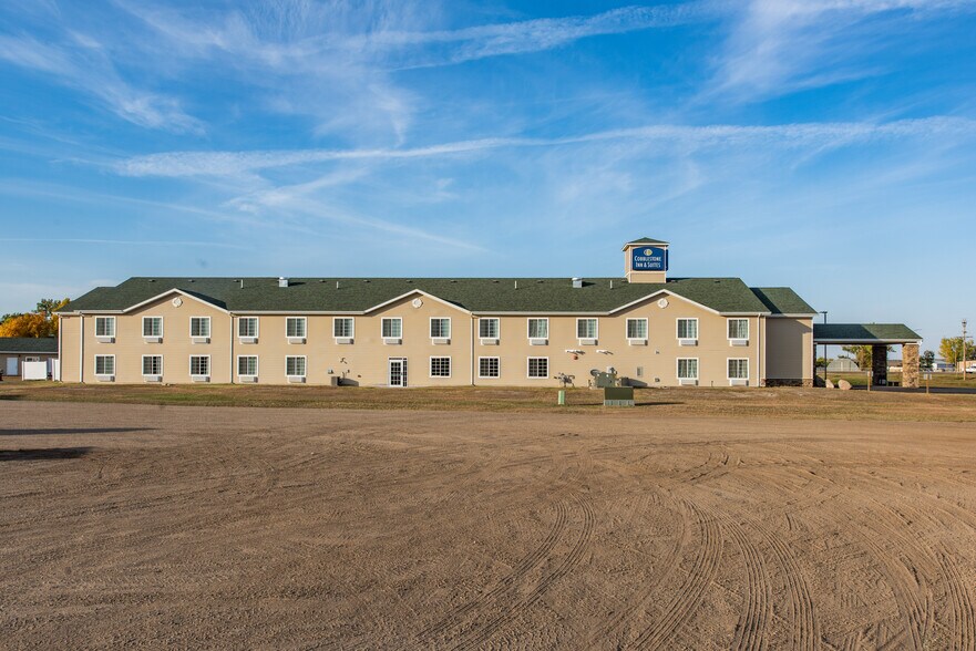 More Photos Of 158 Rodeo Dr, Killdeer Hotel For Sale