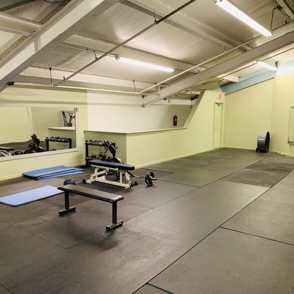 More Photos Of 10850 W Laraway Rd, Frankfort General Retail For Lease