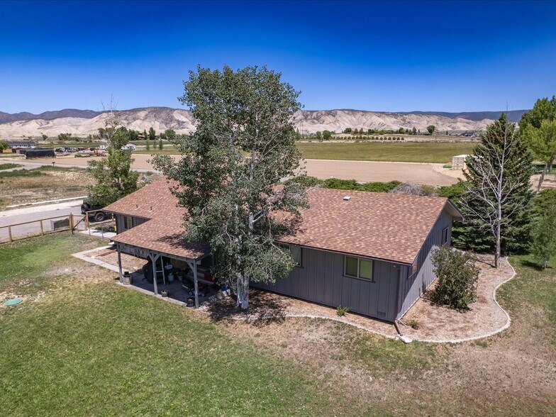 More Photos Of 13989 6900 Rd, Montrose Veterinarian Kennel For Sale