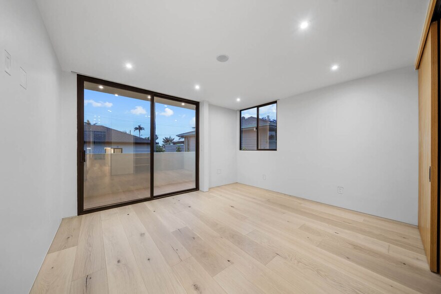 More Photos Of 7372 Fay Ave, La Jolla Multifamily For Sale