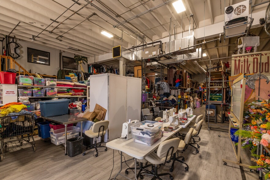 More Photos Of 2169 10th St, Sarasota Warehouse For Sale