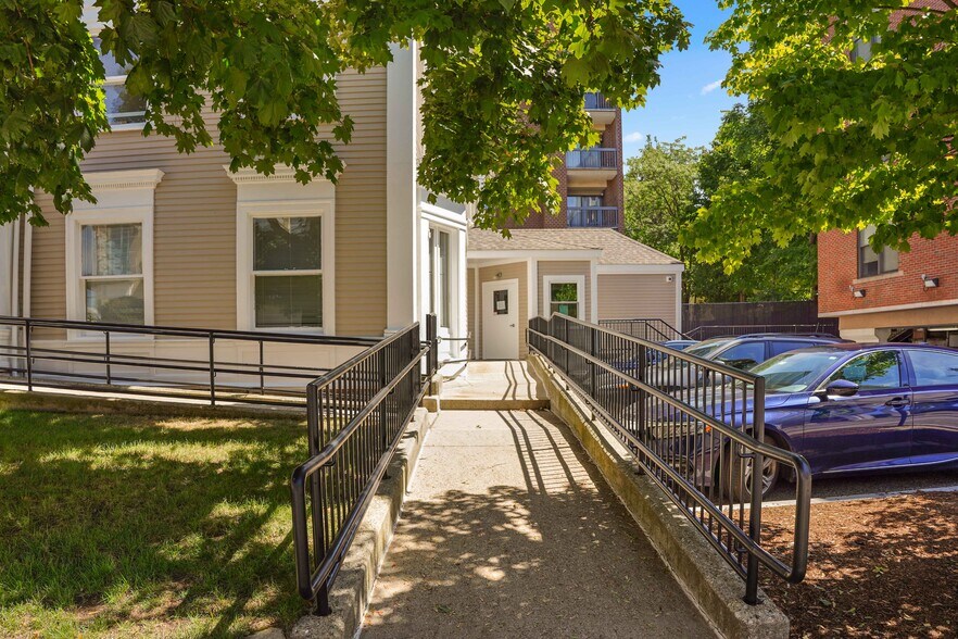 More Photos Of 1269 Beacon St, Brookline Medical For Lease