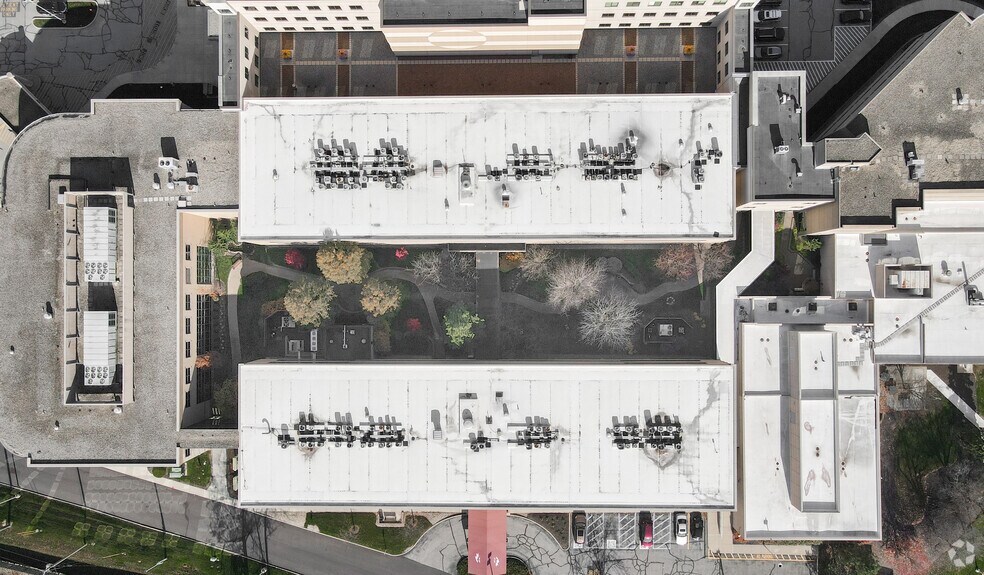 More Photos Of 13400 N Meridian St, Carmel Medical For Lease