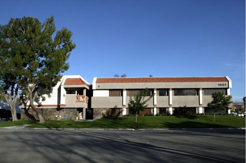 More Photos Of 1881 S Commercenter Drive East, San Bernardino Medical For Lease