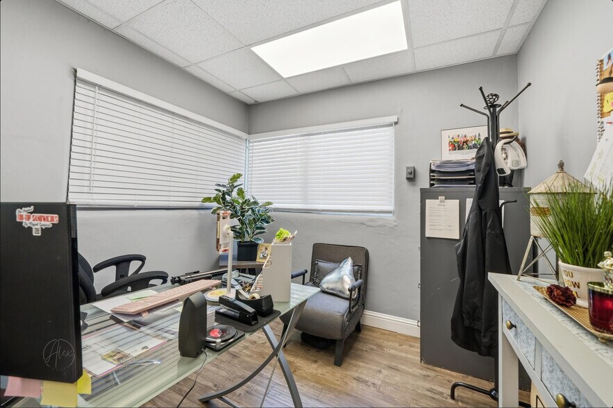 More Photos Of 1660 N Newcomb St, Porterville Coworking Space