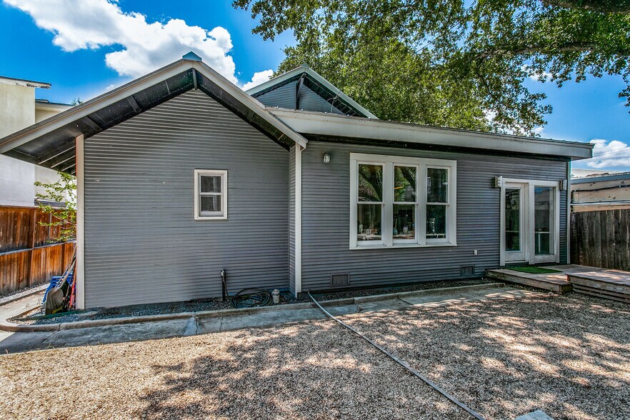 More Photos Of 105 Montclair Ave, San Antonio Medical For Sale