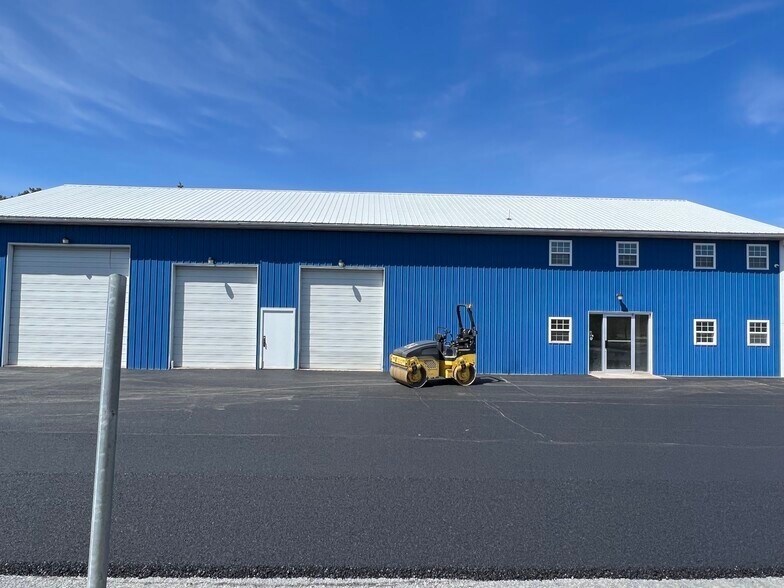 Primary Photo Of 1295 Toll rd, Effort Flex For Lease