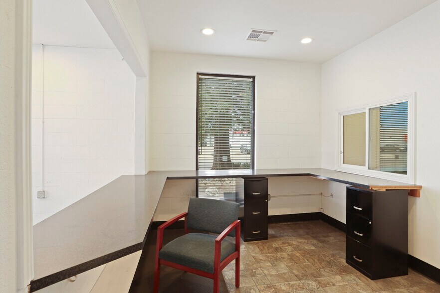 More Photos Of 7711 Murray Dr, Stockton Flex For Sale