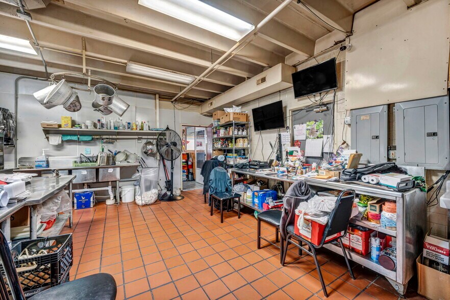 More Photos Of 5348 E Lake Rd, Sheffield Lake Restaurant For Sale