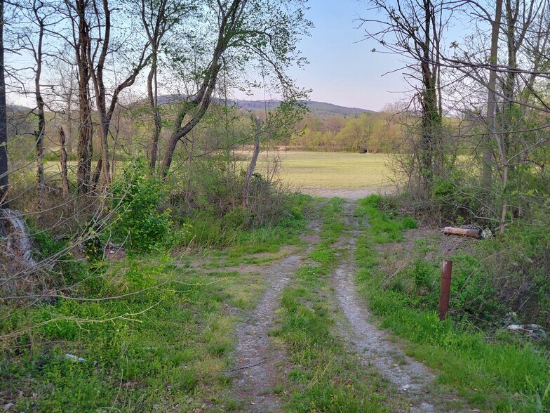 More Photos Of 999 US 25 Hwy, Hendersonville Land For Sale