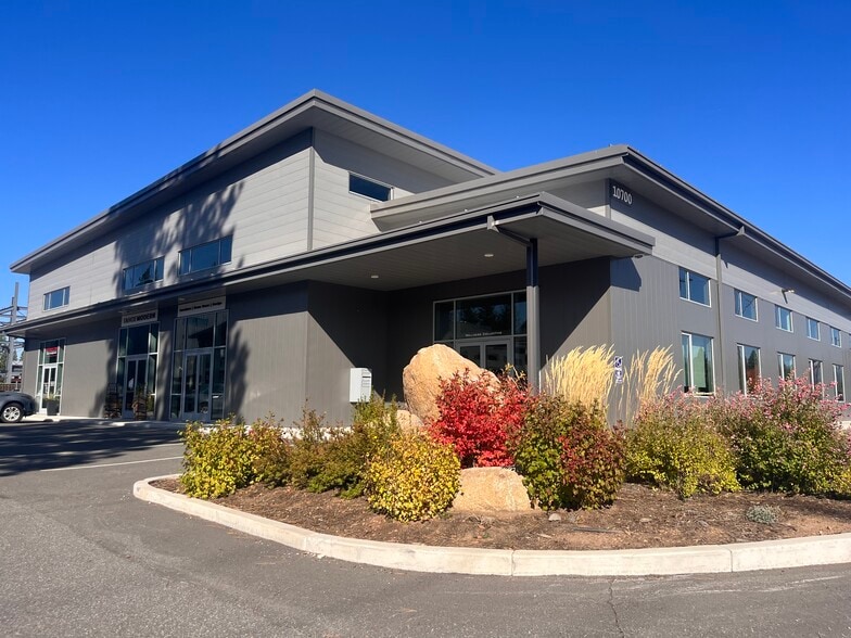 More Photos Of 10775 Pioneer Trl, Truckee Office For Lease
