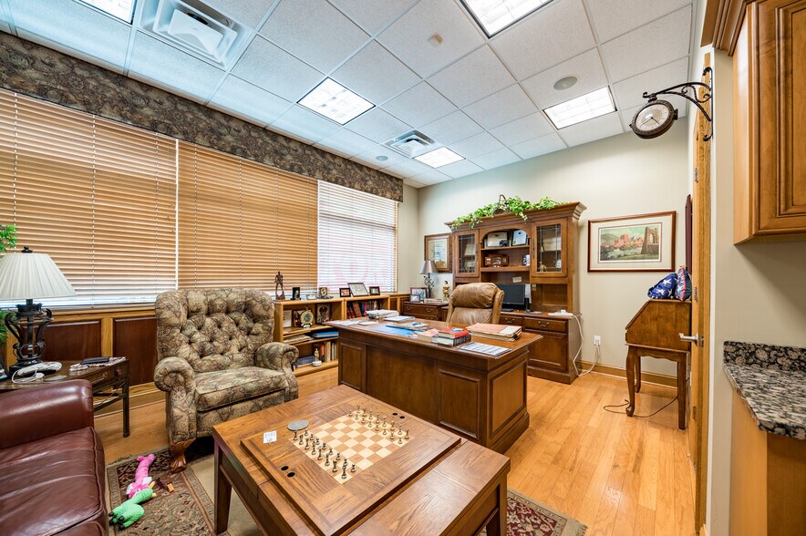 More Photos Of 315 High St, Morgantown Office For Sale