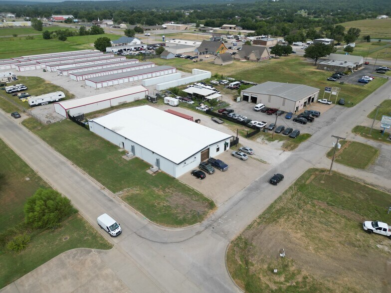 More Photos Of 204 S Hominy Ave, Skiatook Industrial For Sale