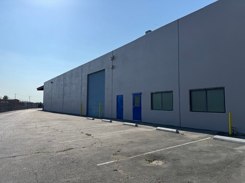 More Photos Of 440 E Walnut Ave, Fullerton Warehouse For Lease