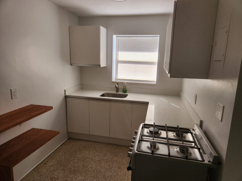 More Photos Of 726 N L St, Lake Worth Beach Specialty For Sale