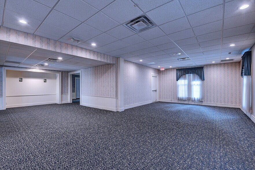 More Photos Of 201 Meadow St, Naugatuck Office For Sale