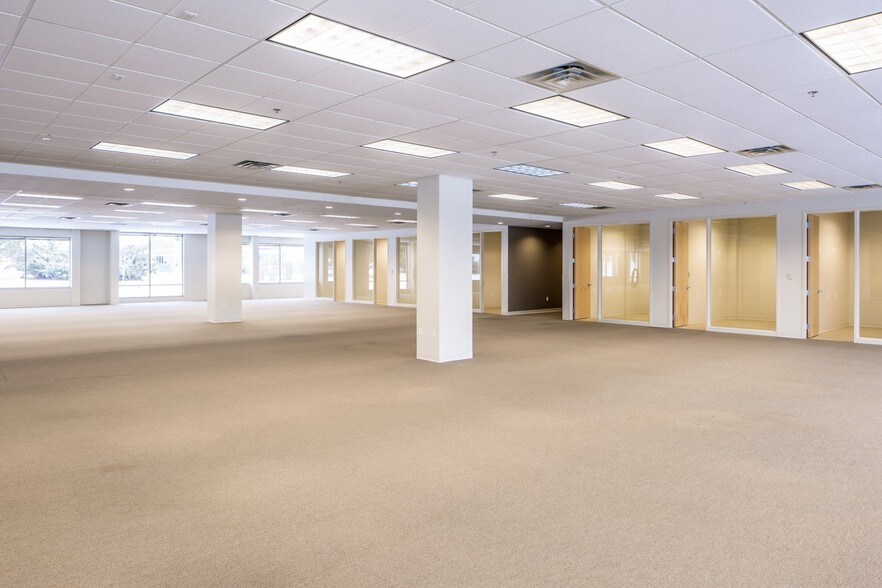 More Photos Of 9023 Columbine Rd, Eden Prairie Unknown For Lease