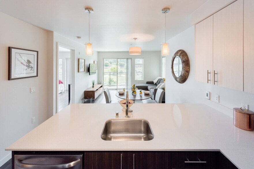 More Photos Of 324 Central Way, Kirkland Apartments For Lease