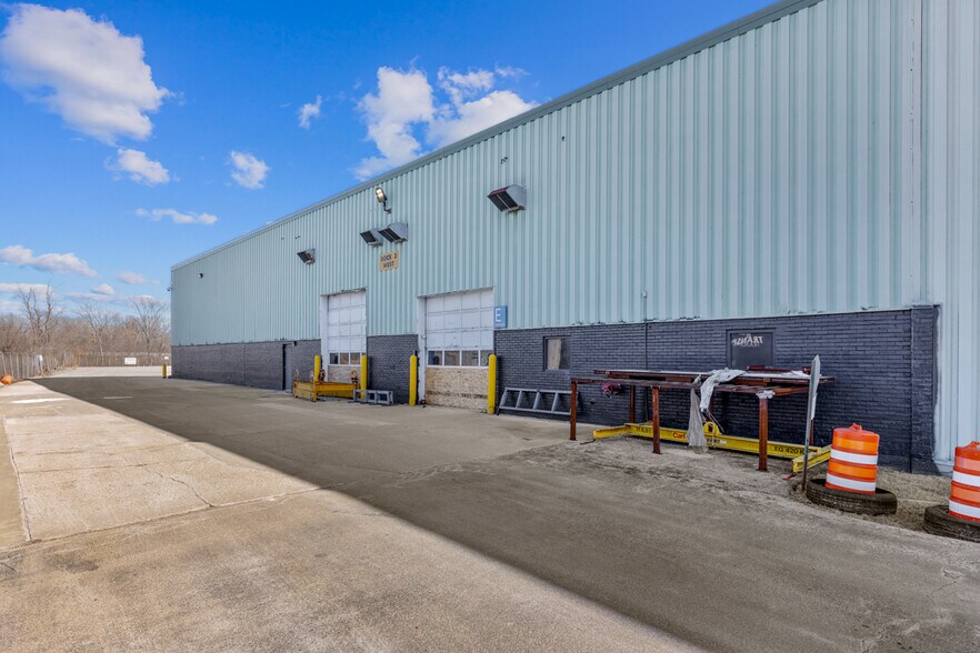 More Photos Of 900 N State St, Elgin Manufacturing For Sale