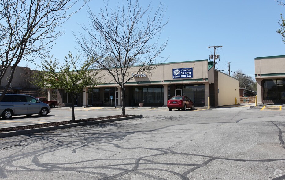 Primary Photo Of 6210-6236 Nieman Rd, Shawnee Unknown For Lease