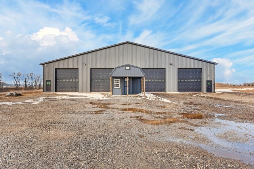 More Photos Of 8635 Sterling Heights Dr, Clarksville Industrial For Sale