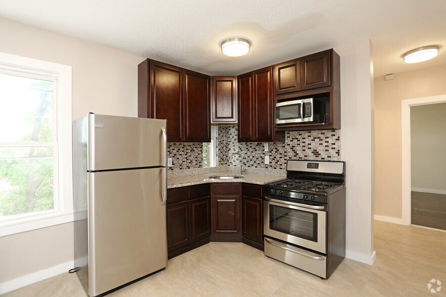 More Photos Of 12-16 Groton St, Hartford Apartments For Sale