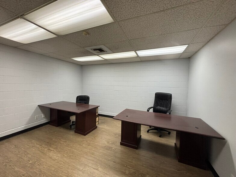 More Photos Of 1321 S Shamrock Ave, Monrovia Manufacturing For Lease