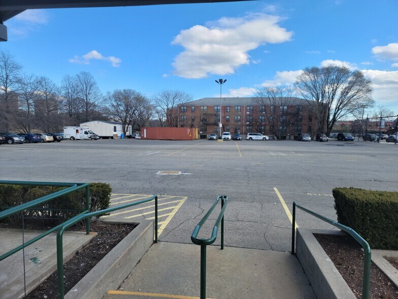 More Photos Of 913 E 108th St, Brooklyn Storefront Retail Office For Sale