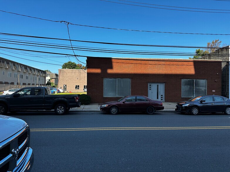 More Photos Of 1010 W Elizabeth Ave, Linden Warehouse For Lease