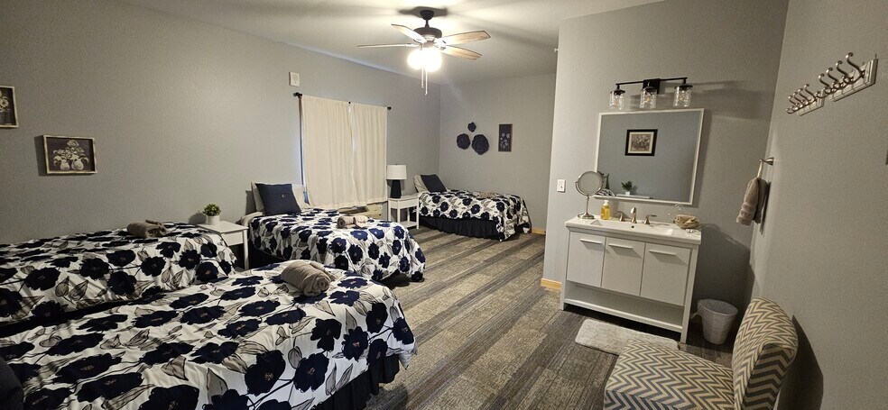 More Photos Of 2235 N Clairemont Ave, Eau Claire Freestanding For Sale