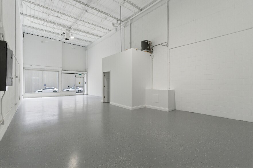 More Photos Of 397 Humberline Dr, Toronto Warehouse For Sale