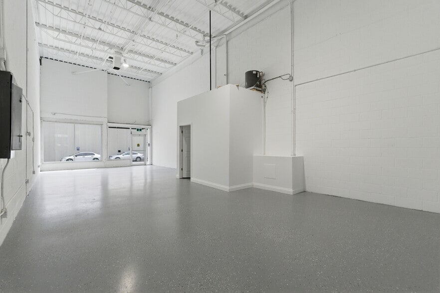 More Photos Of 397 Humberline Dr, Toronto Warehouse For Sale