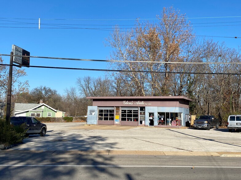 More Photos Of 9465 Midland Blvd, Overland Auto Repair For Sale