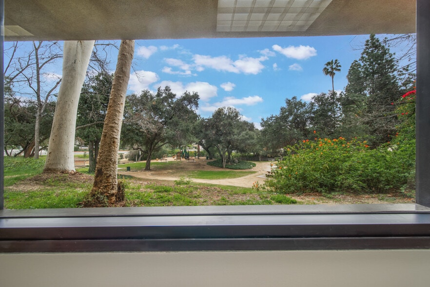 More Photos Of 970 S Village Oaks Dr, Covina Medical For Lease